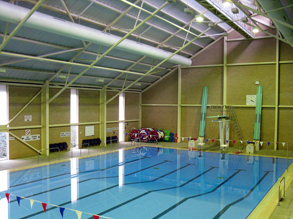 clases-de-ingles-en-winchester-piscina