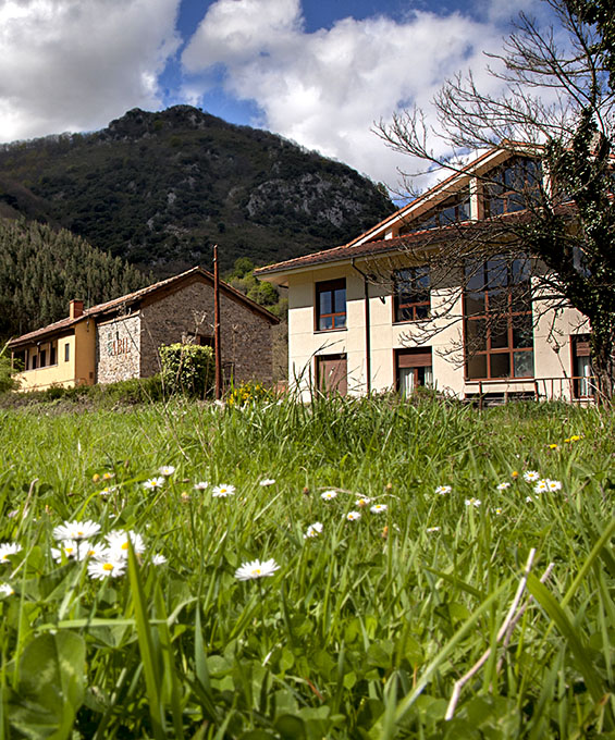 campamentos en asturias instalaciones edificio